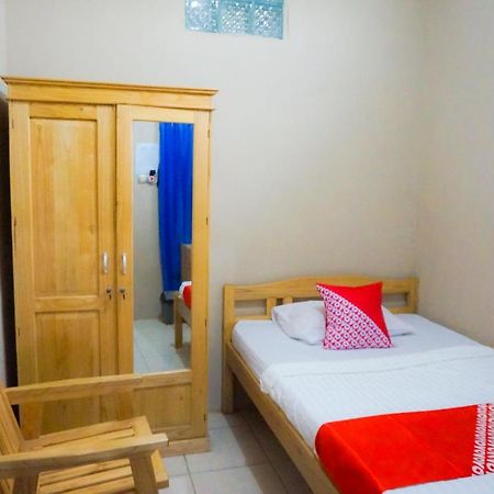 Oyo 2954 Aulia Homestay Banjarbaru Exterior foto